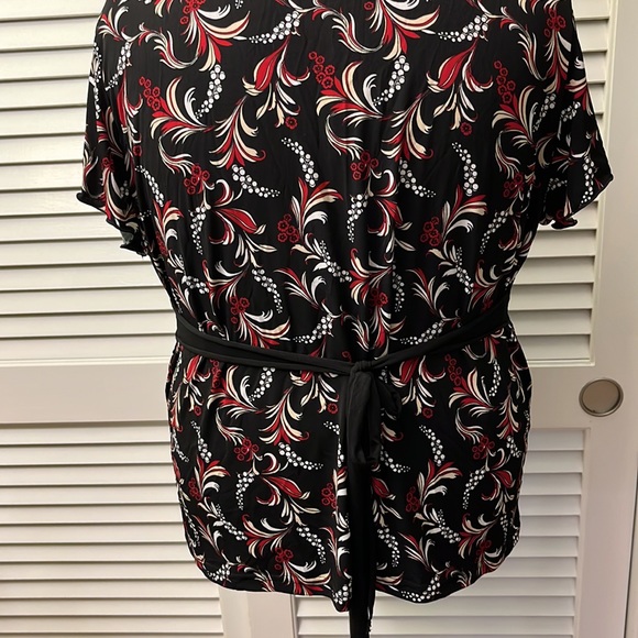 Black, red, and off white Carducci knit tie back top empire waist v-neck size 3X - Picture 5 of 5